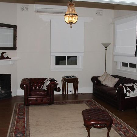 Mentor Chambers Apartment Bed & Breakfast West Wyalong Buitenkant foto