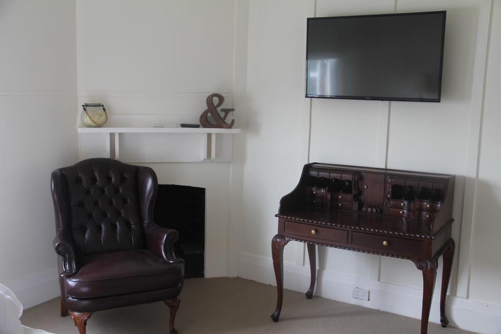 Mentor Chambers Apartment Bed & Breakfast West Wyalong Kamer foto