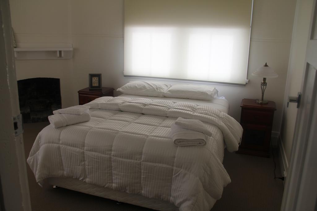 Mentor Chambers Apartment Bed & Breakfast West Wyalong Kamer foto
