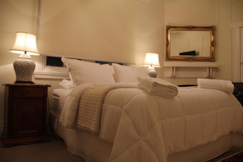 Mentor Chambers Apartment Bed & Breakfast West Wyalong Kamer foto