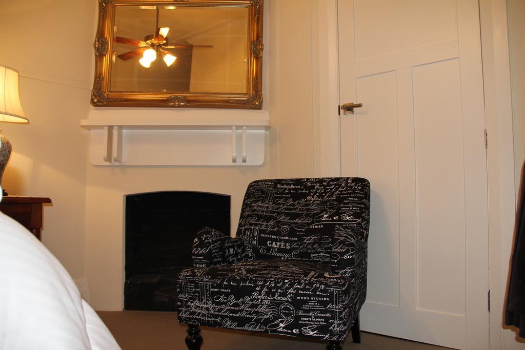 Mentor Chambers Apartment Bed & Breakfast West Wyalong Kamer foto